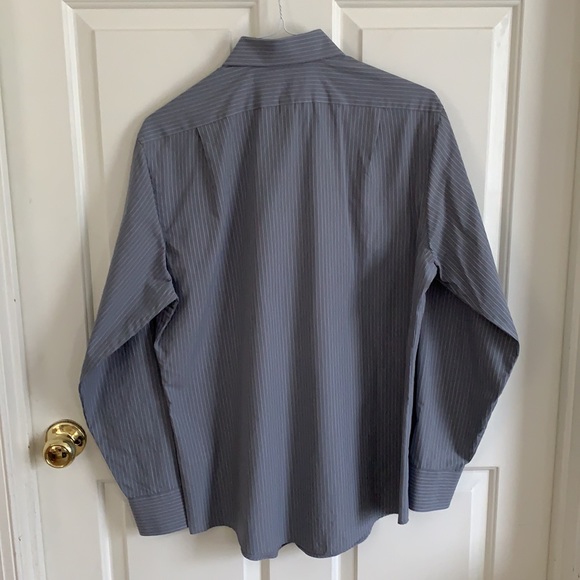 Van Heusen Men’s Long Sleeved Button Down Shirt - Picture 4 of 8